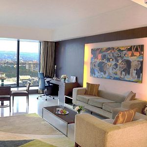 Premier King Suite